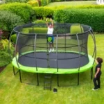 Thorpe Sports ovales Outdoor-Trampolin mit Netz 305 x 457 cm