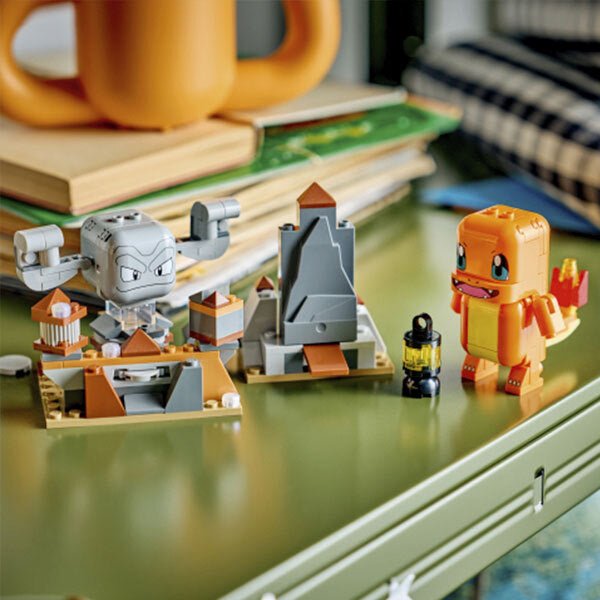 LEGO Pokémon Glumanda & Kleinstein Höhlenkampf 72157 – Bild 3